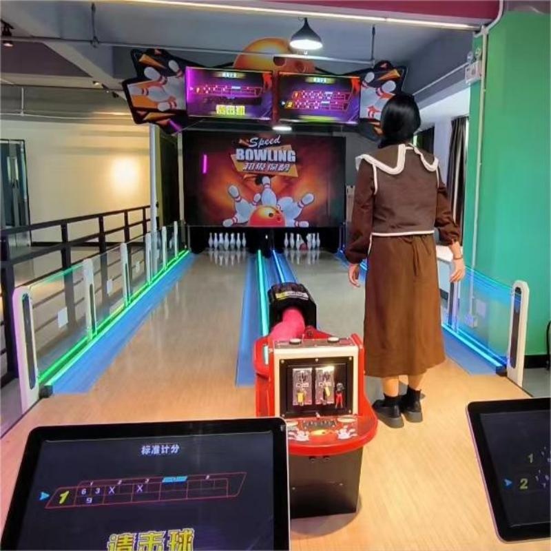 ห้องเล่นโบว์ลิ่งขนาดใหญ่ พร้อม - Sports Equipment And Facilities บทวิจารณ์และราคา